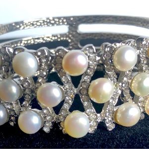 White Freshwater bangle bracelet